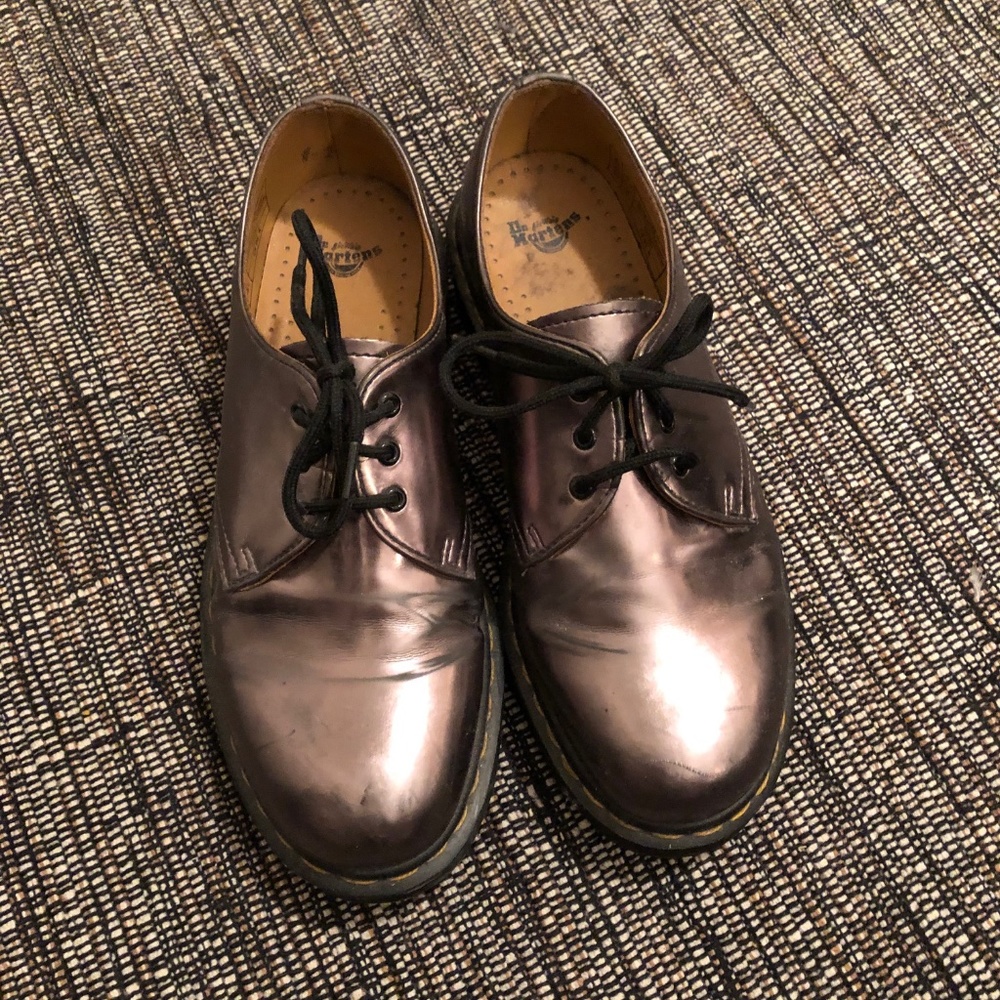 Doc Marten Low Top Metallic Pewter Shoes Size 9